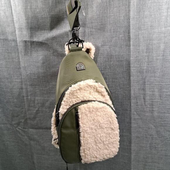 HOUSE OF HARLOW 1960 NYLON AND SHERPA SLING BAG NWT - Picture 6 of 6